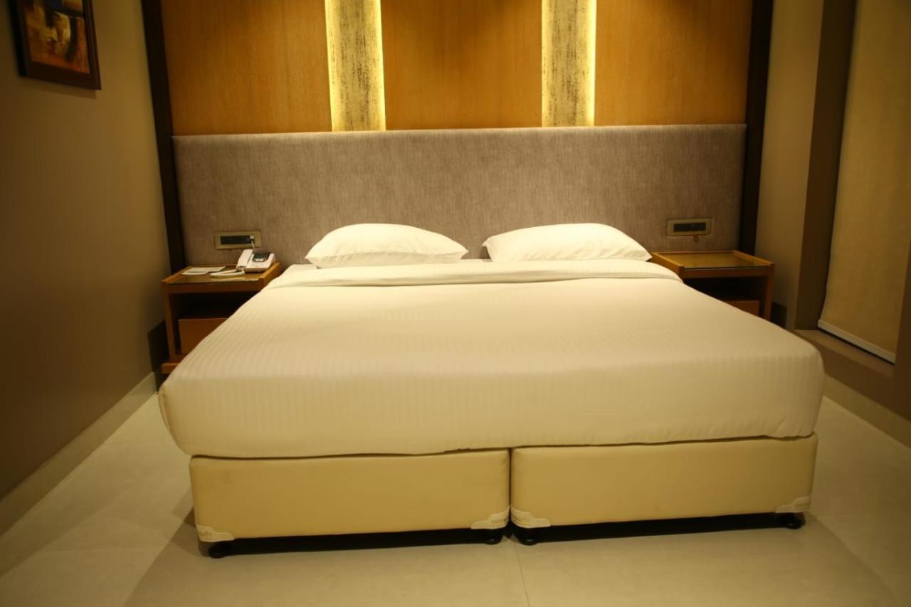 Hotel Rajmahal โมราดาบัด ภายนอก รูปภาพ