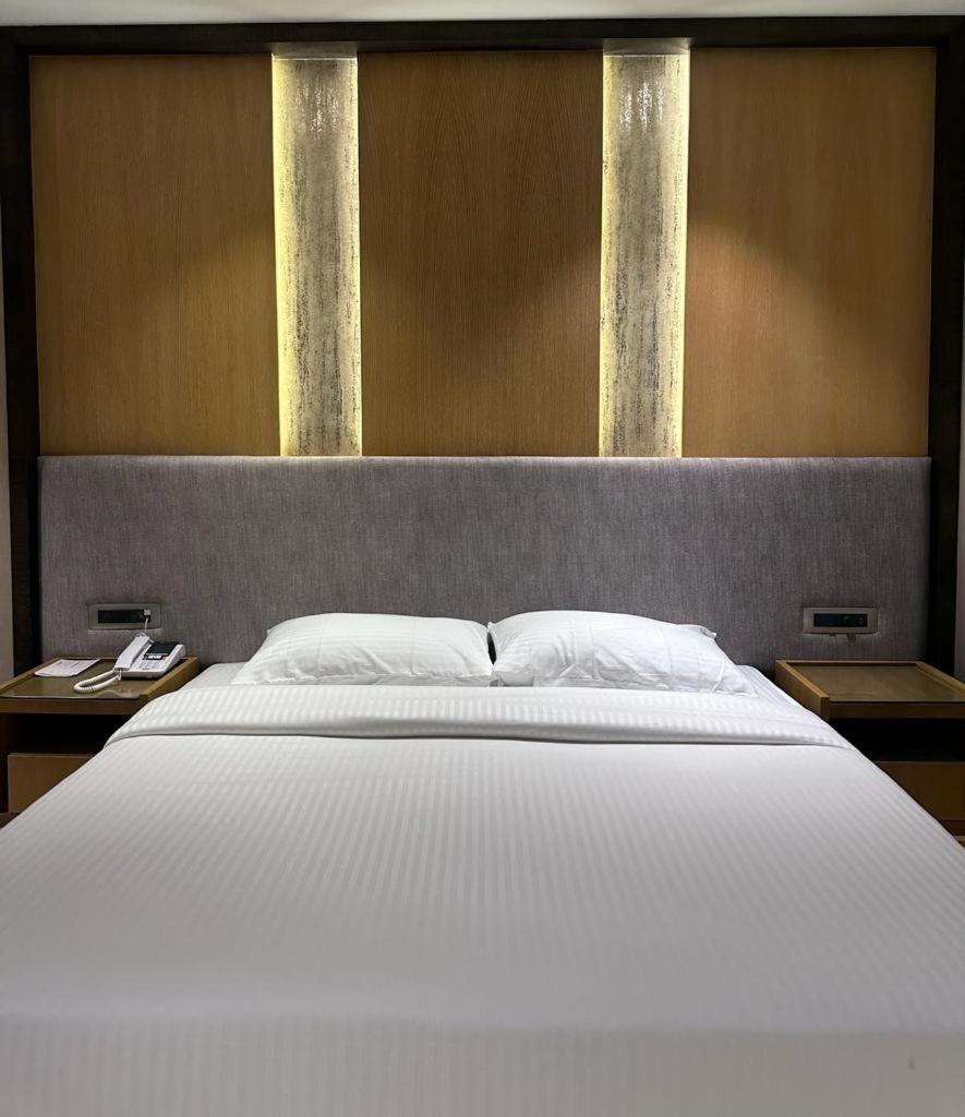Hotel Rajmahal โมราดาบัด ภายนอก รูปภาพ