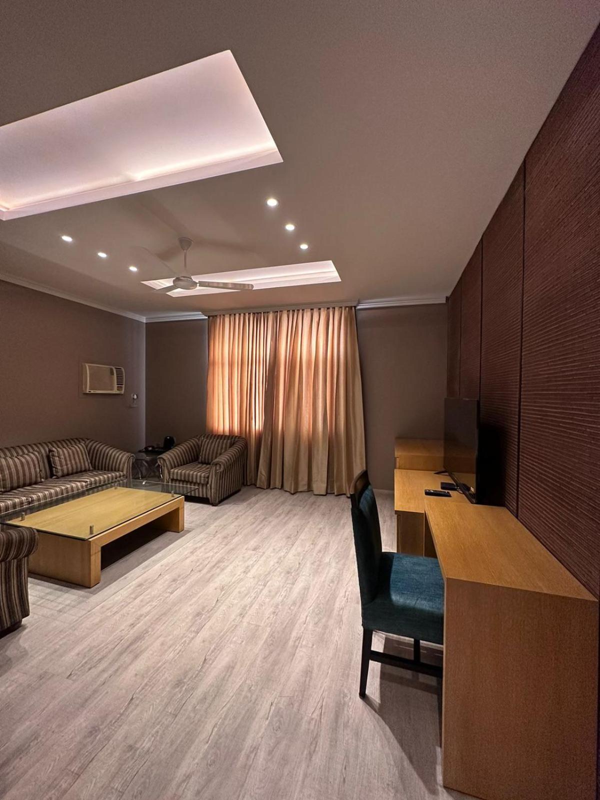 Hotel Rajmahal โมราดาบัด ภายนอก รูปภาพ